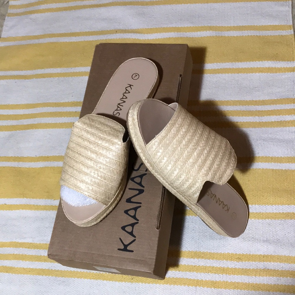 Kaanas Martinique Slides in Natural - Picture 3 of 5